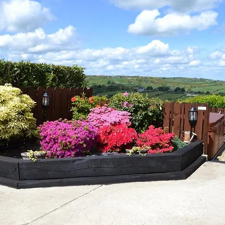 Cleomack View, Annex Apartment With Hot Tub Hilltown Exterior foto