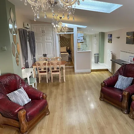 Cleomack View, Annexe Apartment With Hot Tub Hilltown Exterior photo