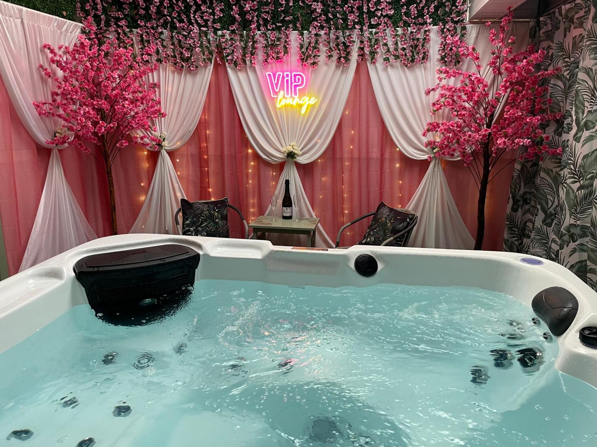 Cleomack View, Annex With Hot Tub * Hilltown