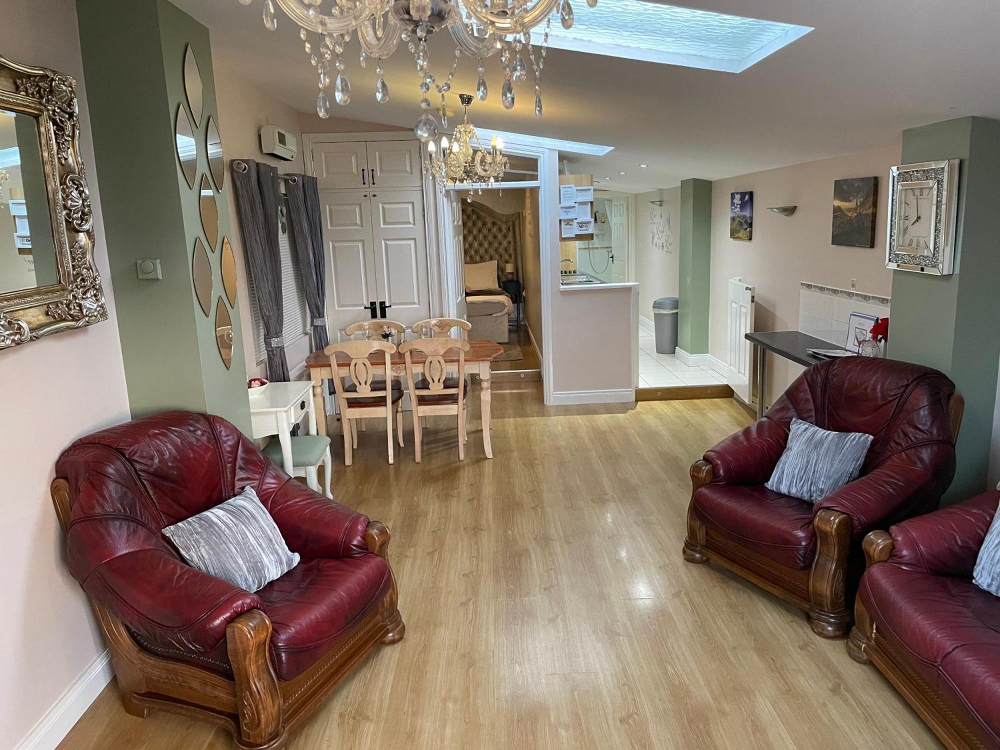 Cleomack View, Annex With Hot Tub Apartment *